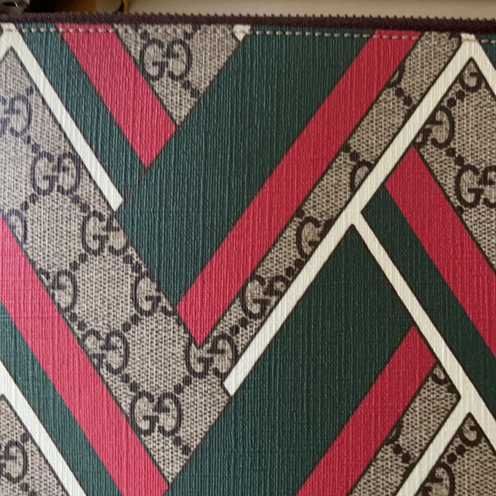Gucci Green Red GG Chevron Wristlet Pouch with Brown Strap - Picture 2 of 6